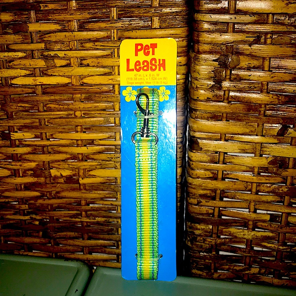 NWT Yellow and Green 47 in. L x .6 in. W Dog Leash